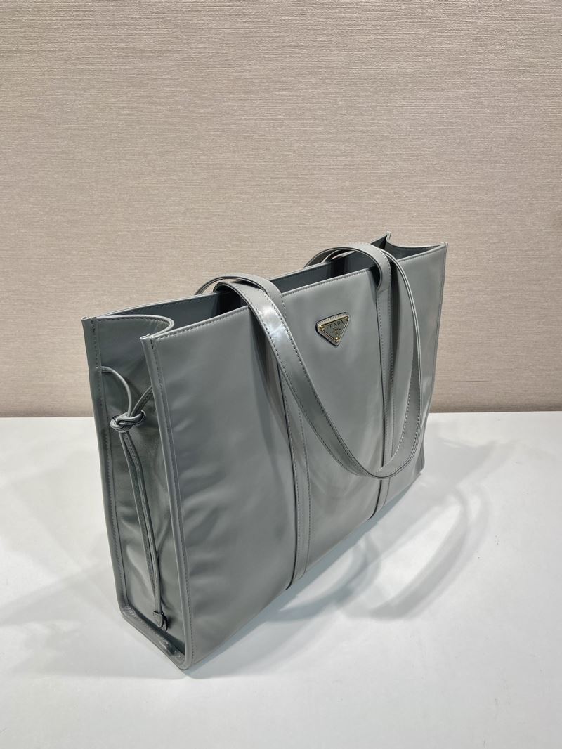 Pra*a tote bags